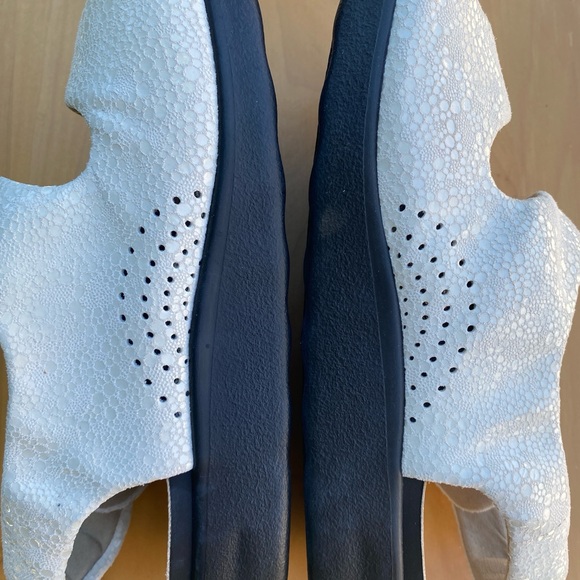 SAS Women's, Relaxed Sandal, Leather, Vanilla, Size 10 ½ Wide - Picture 9 of 12